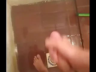 Novinho 21cm gozando